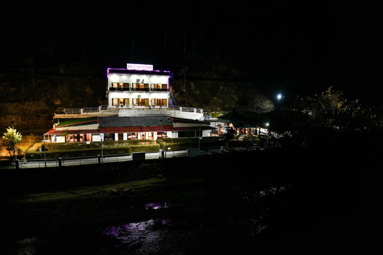 Sb Mount Resort Лансдаун Екстериор снимка